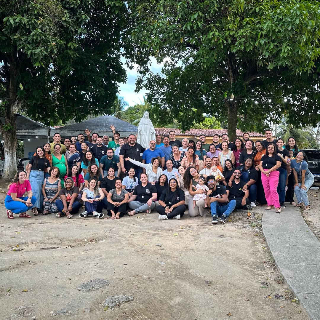 Membros da Herdeiros da Graça reunidos